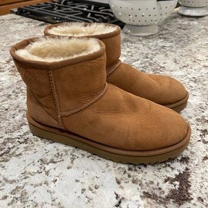 Classic UGG mini boots!
